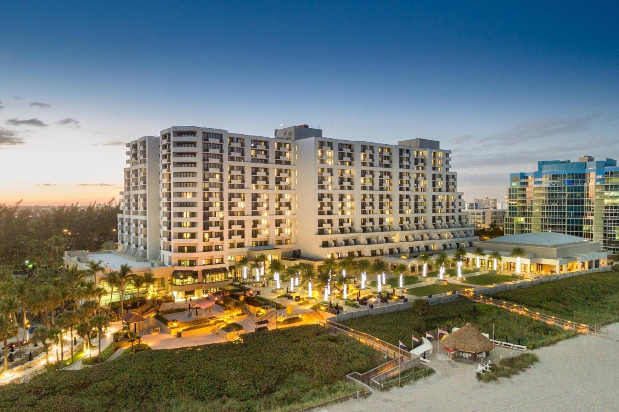 Fort Lauderdale Marriott Harbor Beach Resort & Spa Bagian luar foto